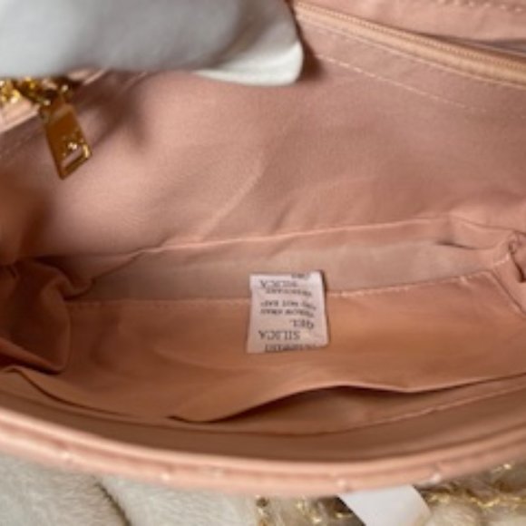 BADGLEY MISCHKA NWT QUILTED GOLD STUDDED CROSSBODY - Picture 8 of 10